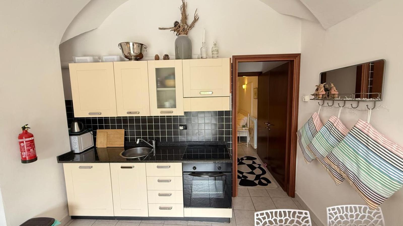 1-Bedroom Apartment Bello Posto Acquaseria Екстер'єр фото